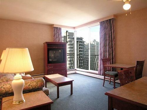 Tropicana Suite Hotel Vancouver Bagian luar foto