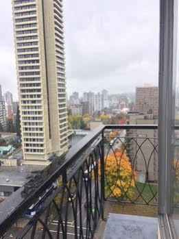 Tropicana Suite Hotel Vancouver Bagian luar foto