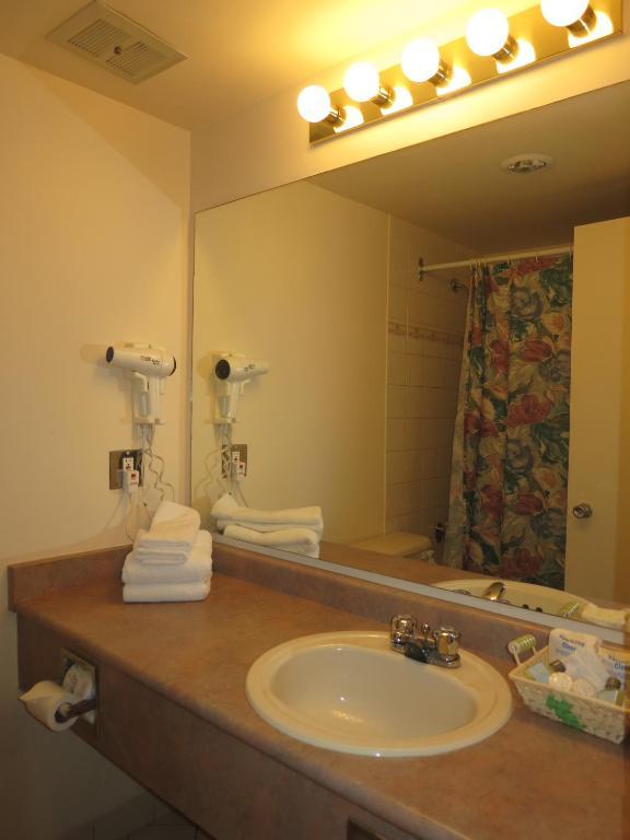 Tropicana Suite Hotel Vancouver Ruang foto