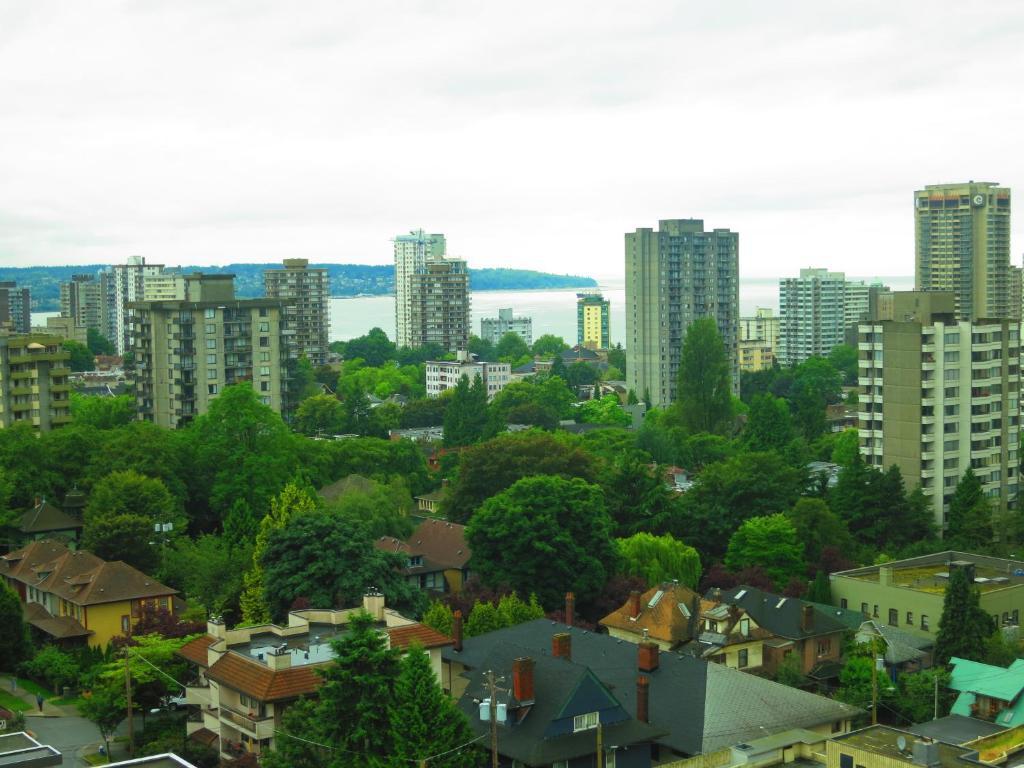 Tropicana Suite Hotel Vancouver Ruang foto