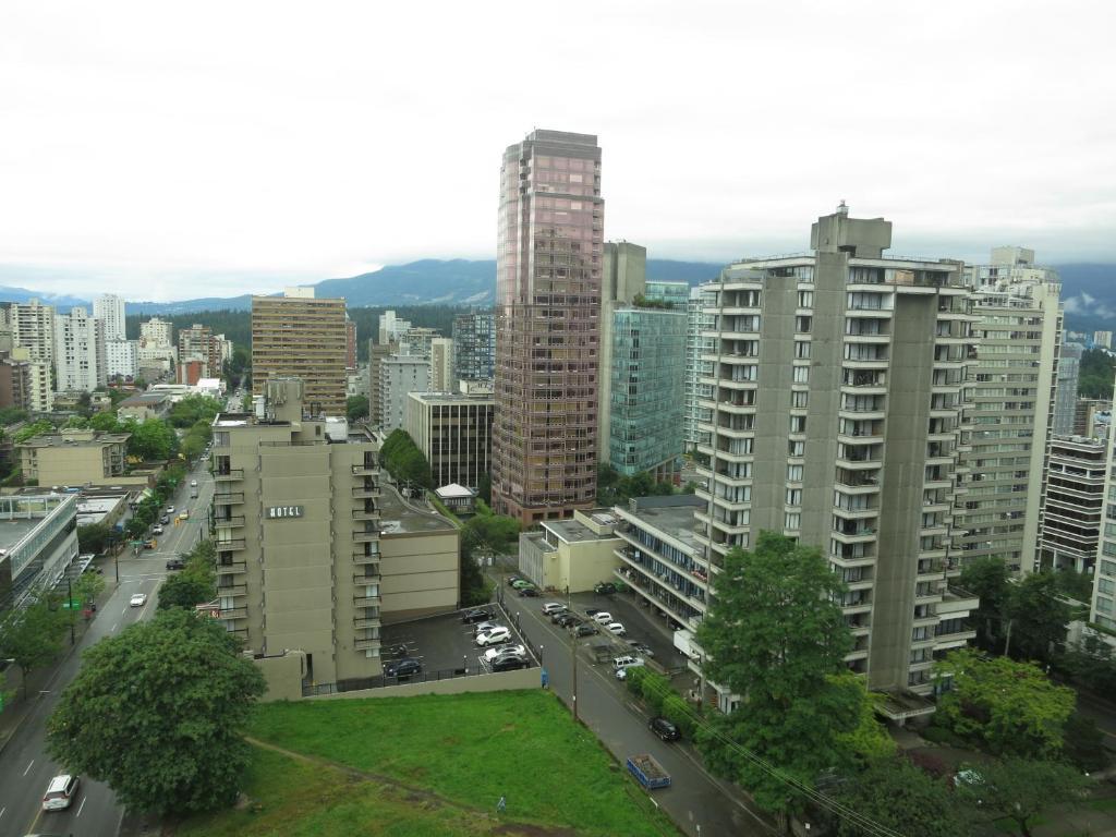 Tropicana Suite Hotel Vancouver Ruang foto