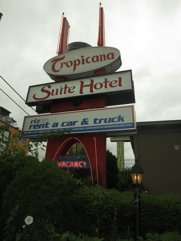 Tropicana Suite Hotel Vancouver Bagian luar foto